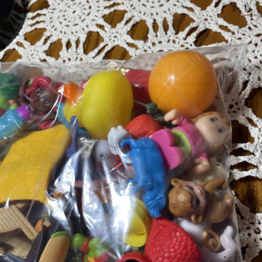 Large Random Toy Lot 30 +- ALittle Bit of Everything and More 082302 - Picture 8 of 9